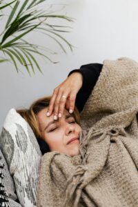 symptoms of high cortisol levels in females