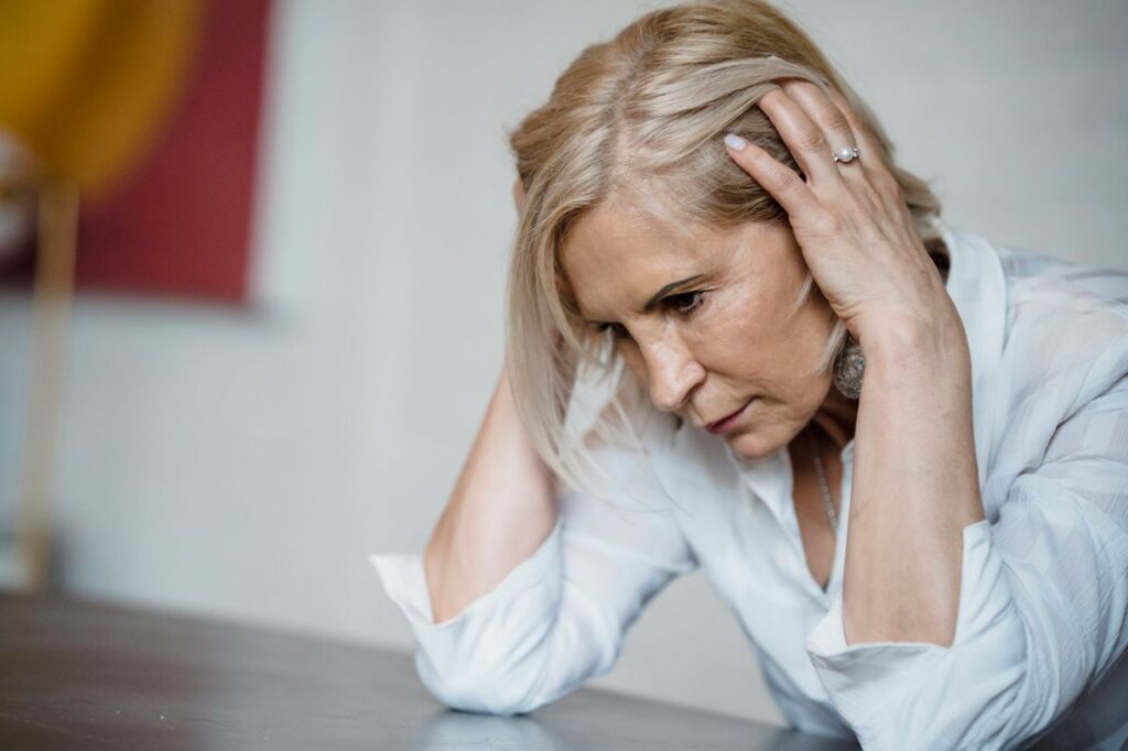 age 40 early perimenopause symptoms