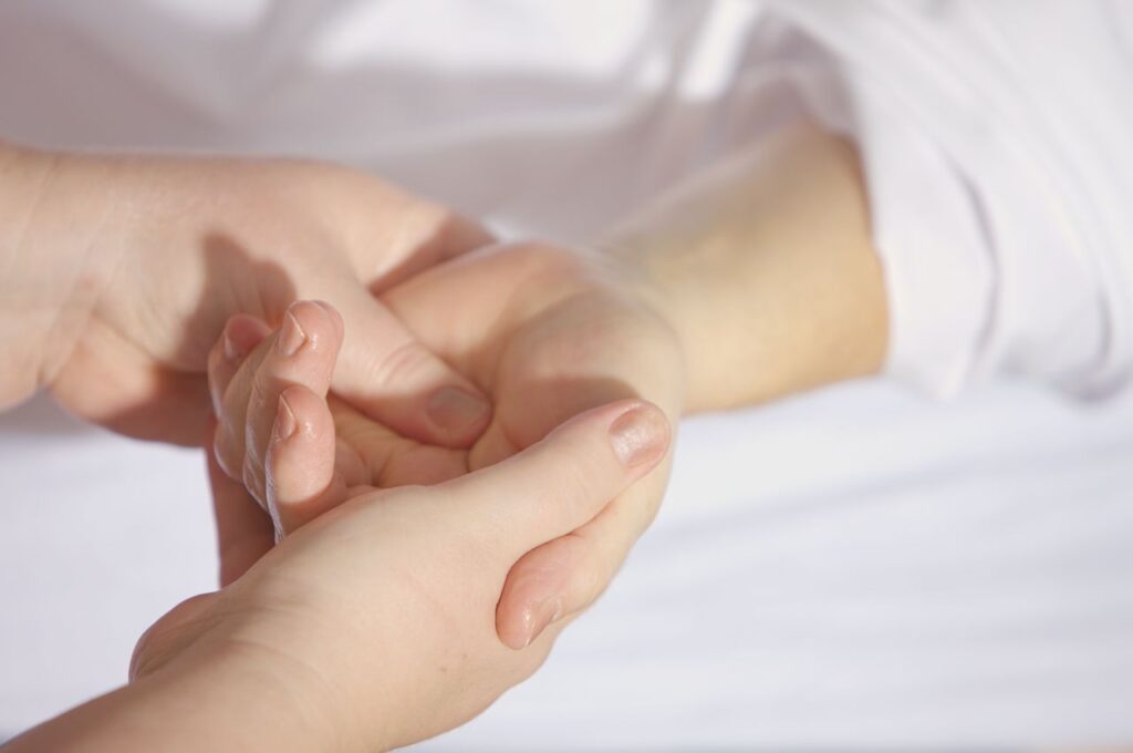 waking up with numb hands diabetes